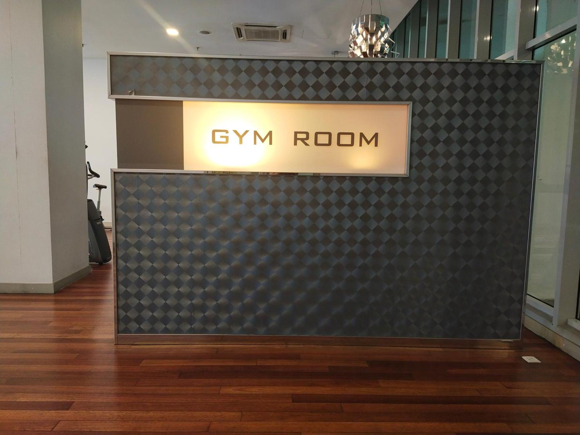Regalia Exclusive Hostel Kuala Lumpur Luaran gambar