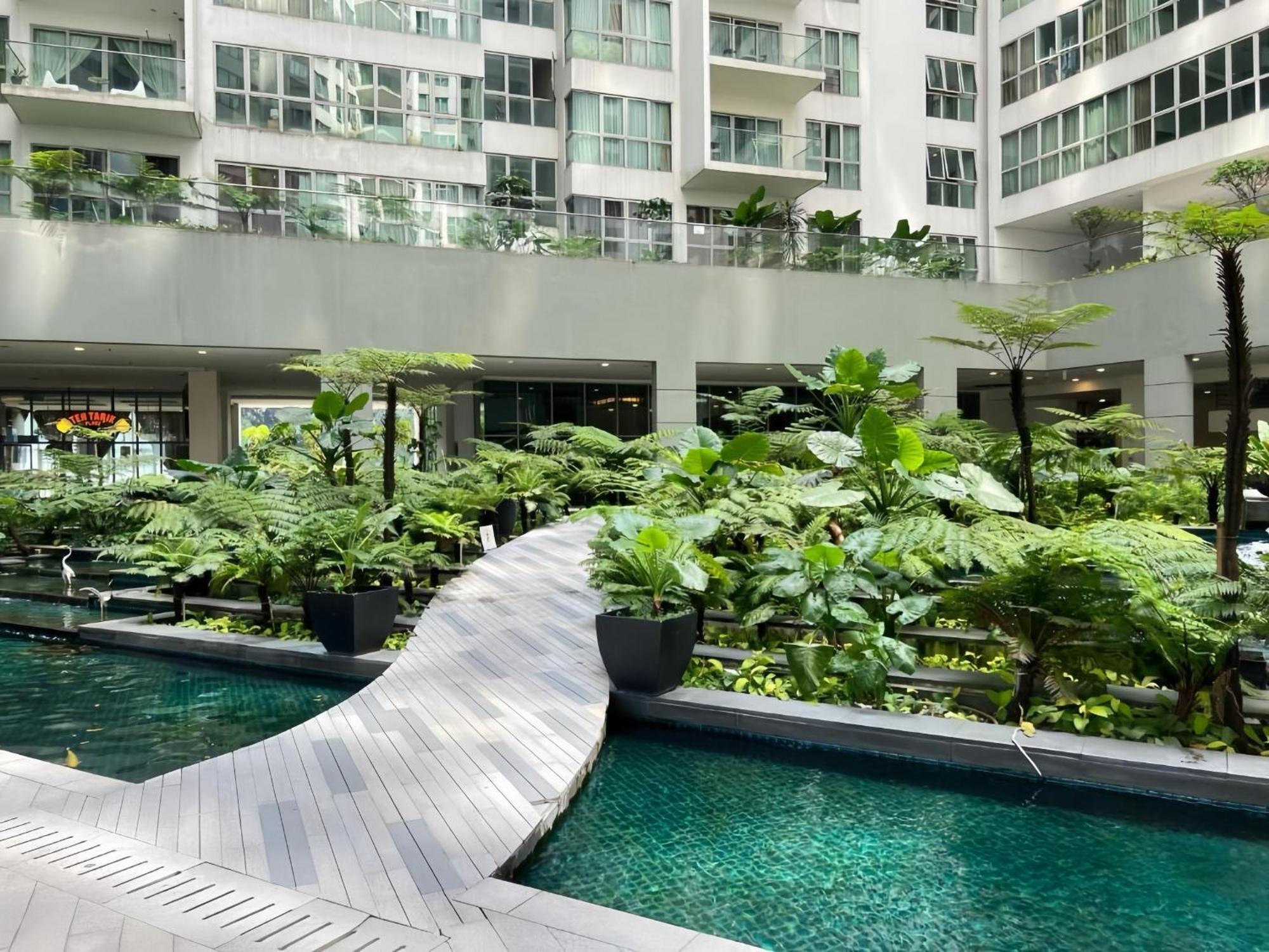 Regalia Exclusive Hostel Kuala Lumpur Luaran gambar