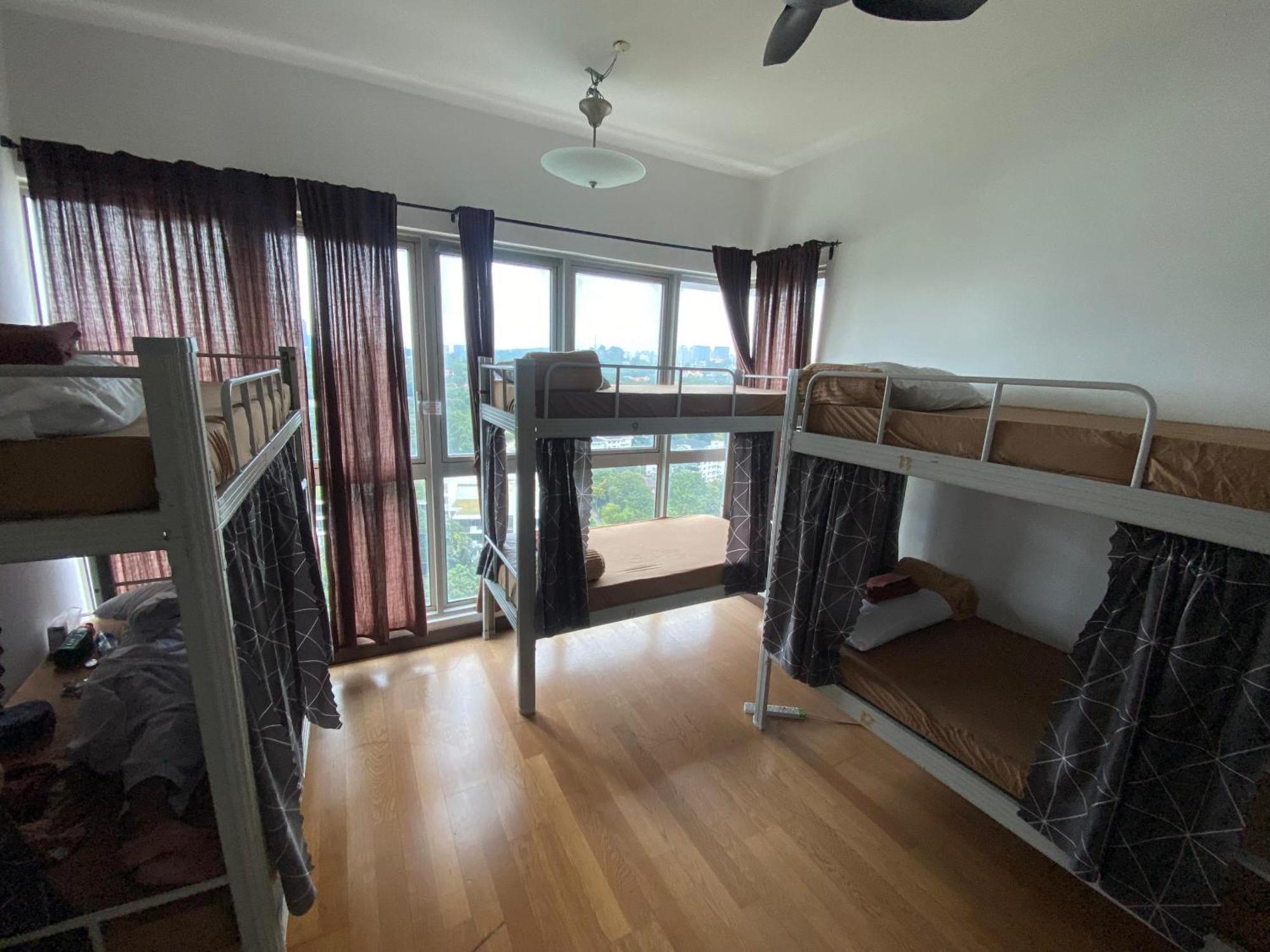 Regalia Exclusive Hostel Kuala Lumpur Luaran gambar