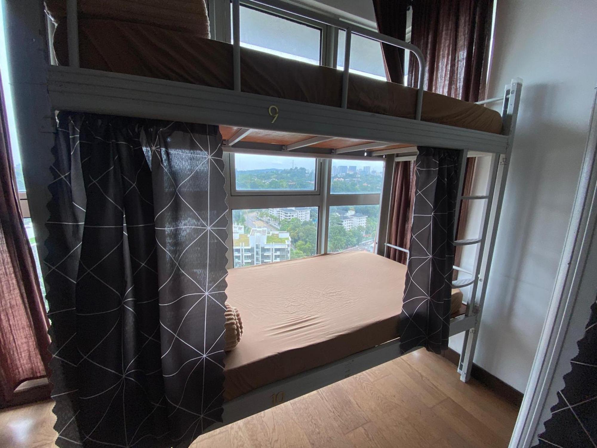 Regalia Exclusive Hostel Kuala Lumpur Luaran gambar